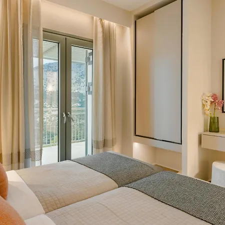 Anax Vila Agia Efimia